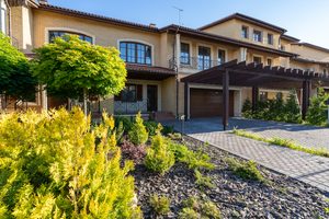 Home 07 300x200